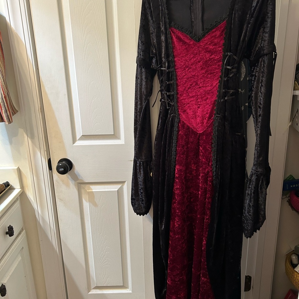 VTG Black and Red Women's Gothic Dress